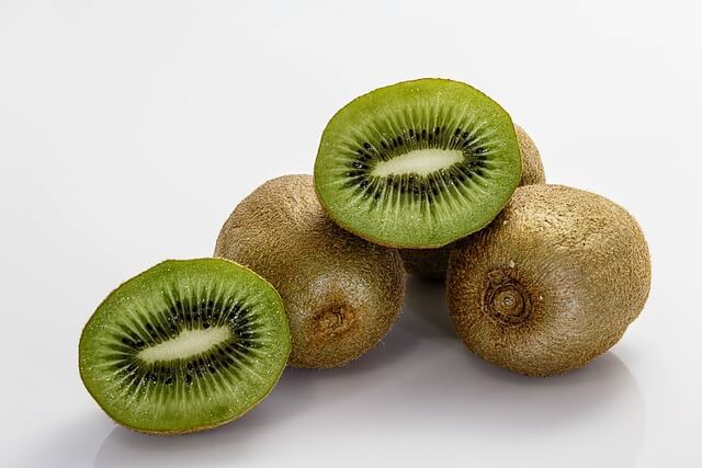 smoothie best low-cal low-carb fruit - kiwi