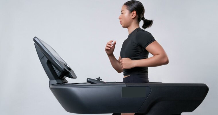 Incline Walking vs Flat Walking: Which Burns More Fat Faster?