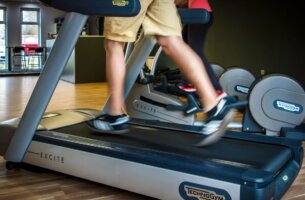 Treadmill Walking for Weight Loss Burn Fat & Get Toned Walking On An Incline